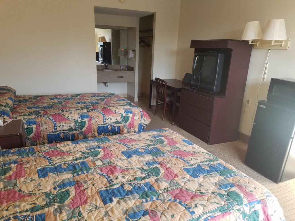 American Inn Skippers/Emporia Area Экстерьер фото