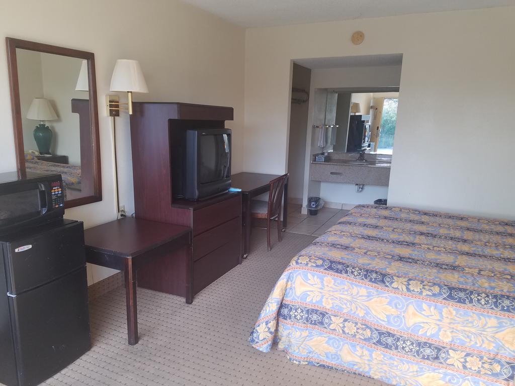 American Inn Skippers/Emporia Area Экстерьер фото